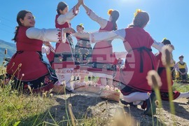 Карлово - "Гюл се рони" - розобер