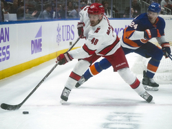 CORRECTION Hurricanes Islanders Hockey