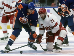 CORRECTION Hurricanes Islanders Hockey