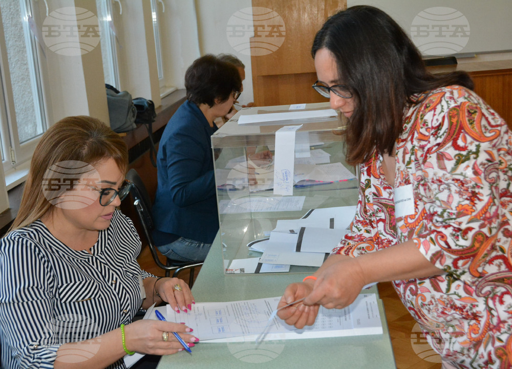 В спокойна обстановка започнаха предсрочните частични местни избори за кметове в три села в област Хасково 
