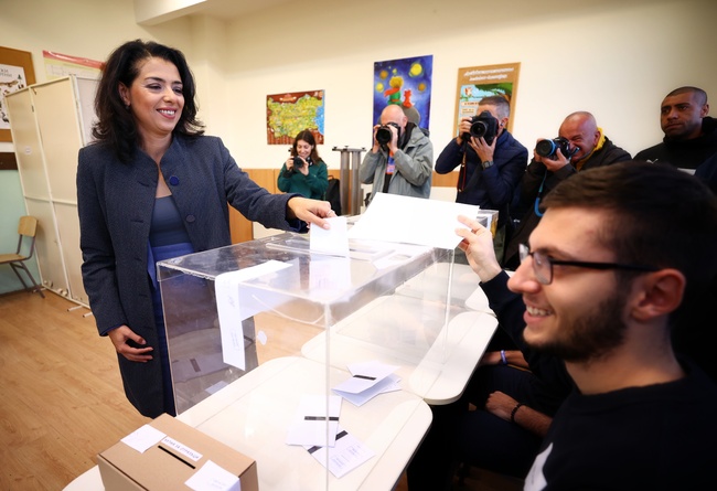 Ваня Григорова - гласуване - местни избори 2023 - втори тур 