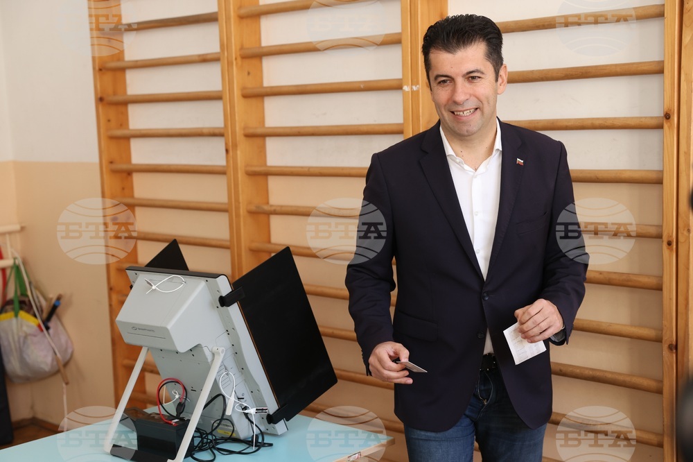 Кирил Петков - гласуване - местни избори 2023 - втори тур