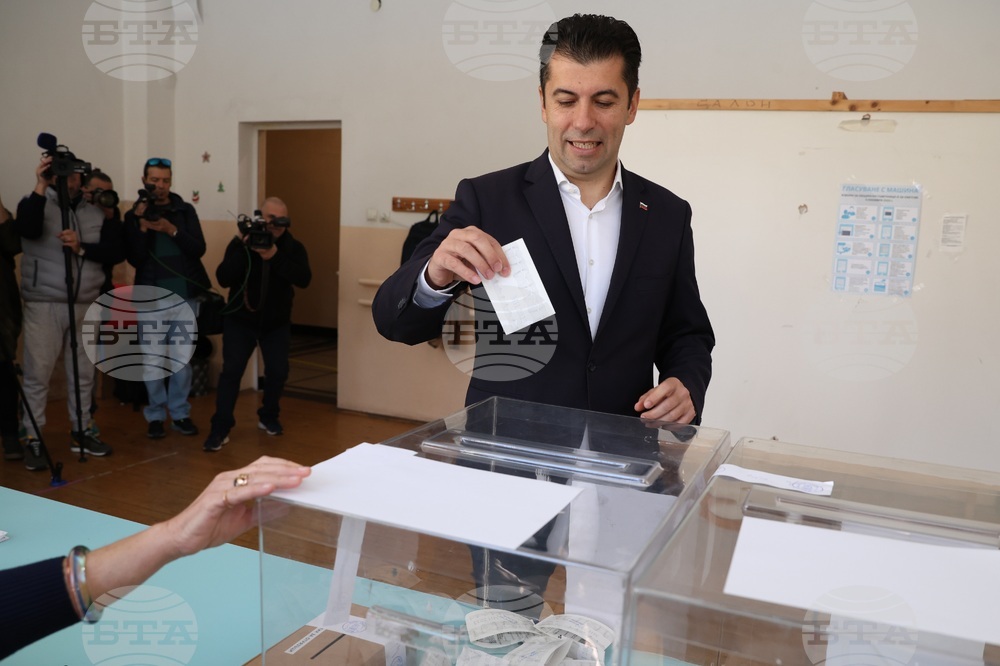 Кирил Петков - гласуване - местни избори 2023 - втори тур