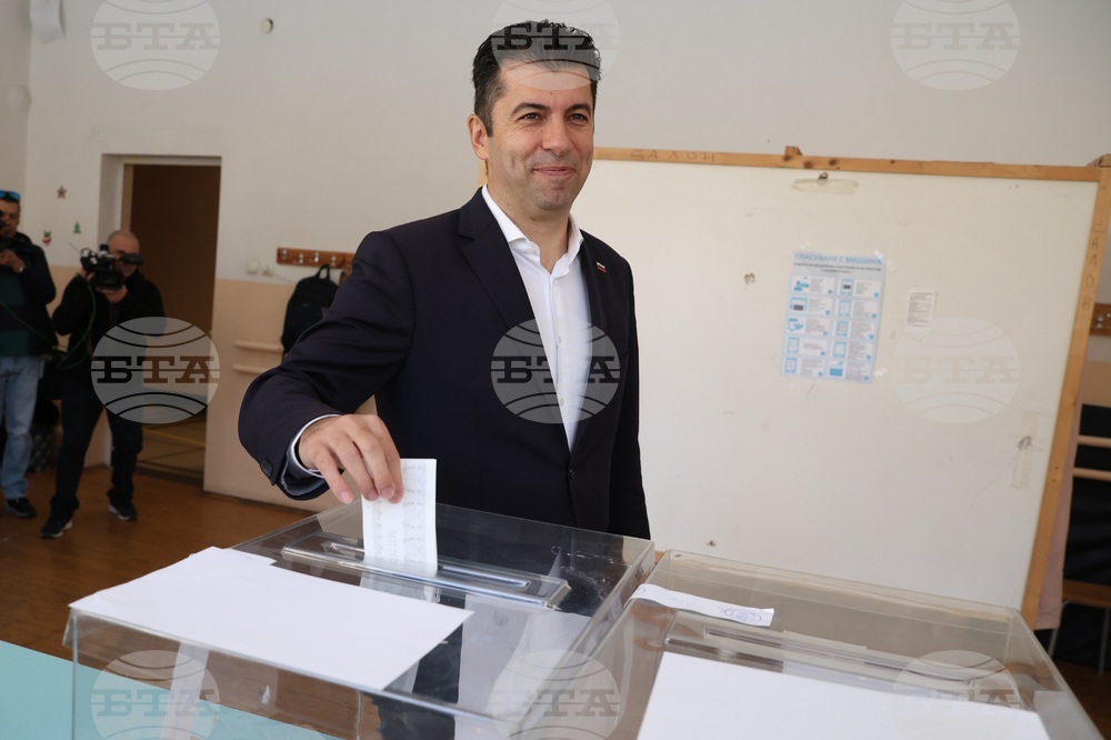 Кирил Петков - гласуване - местни избори 2023 - втори тур
