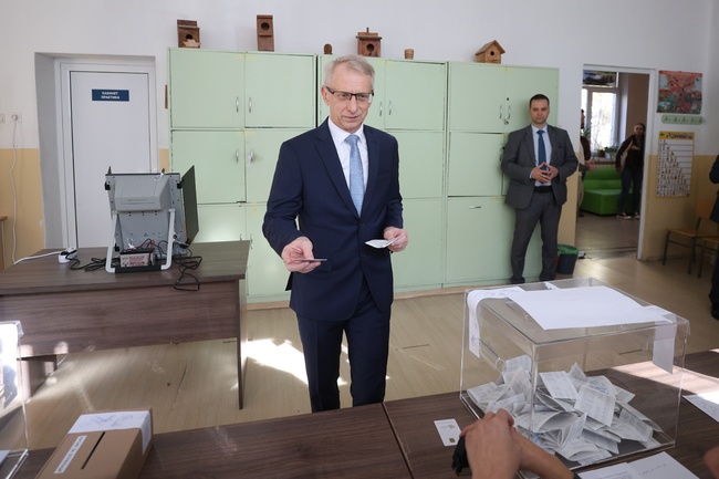 Премиерът Николай Денков все още не е получил отговор за поисканото от него освобождаване на председателя на ДАНС