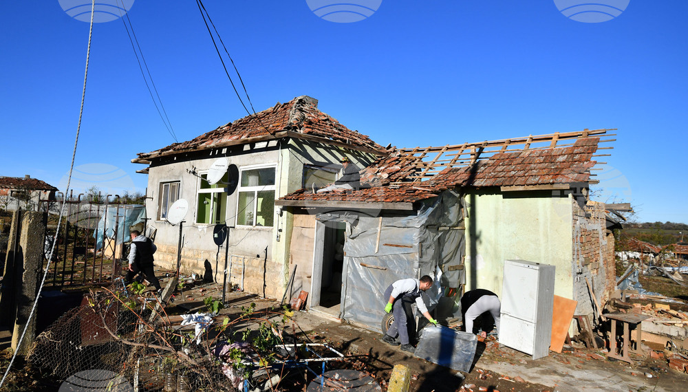 Село Лъвино - бедствено положение - доброволци