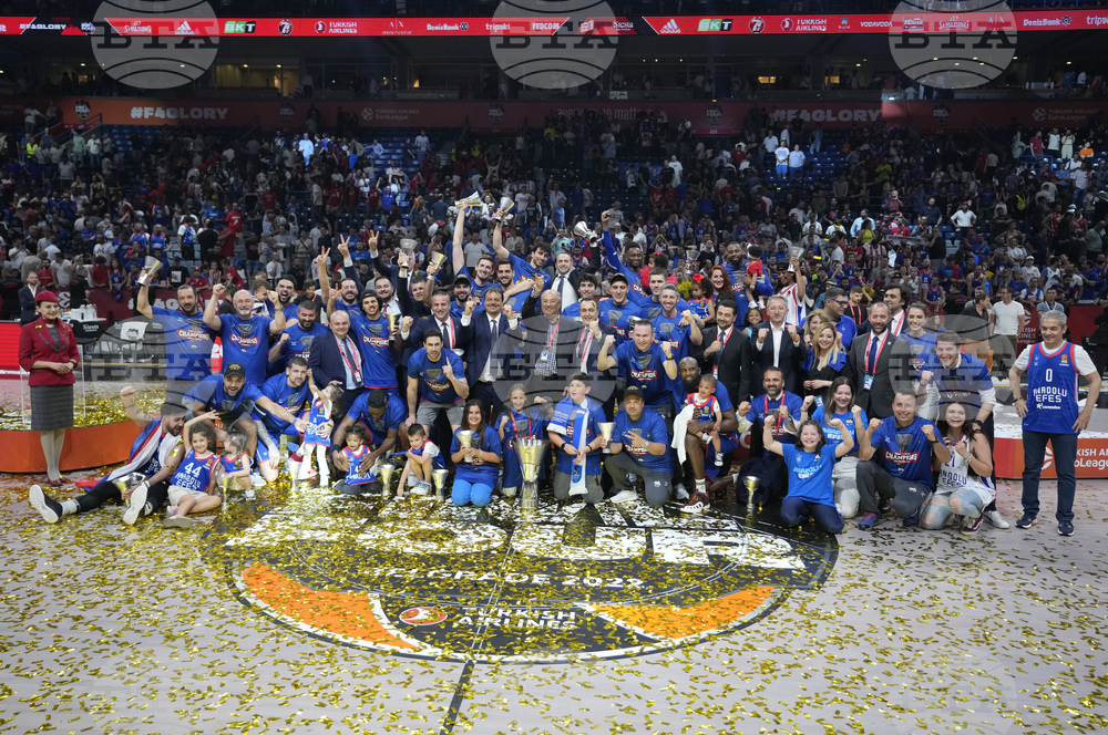 Турският баскетболен гранд Анадолу Ефес назначи за треньор сърбина Игор Кокошков