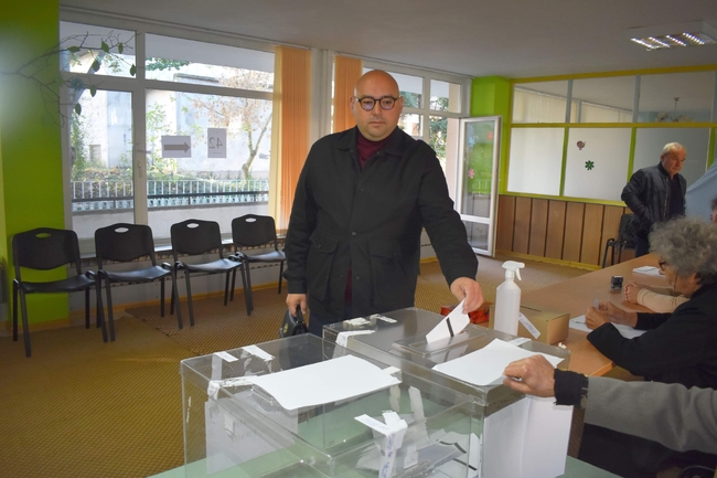 Инициативен комитет на кандидата за кмет на Разград Добрин Добрев: Гласувах против омразата, разделението и страха, и за развитието на Разград, заяви кандидатът за кмет на Разград Добрин Добрев