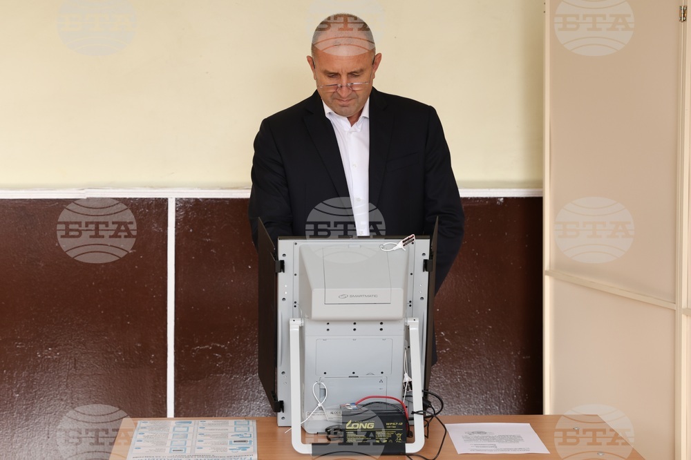 Румен Радев - Местни избори 2023 - втори тур - гласуване