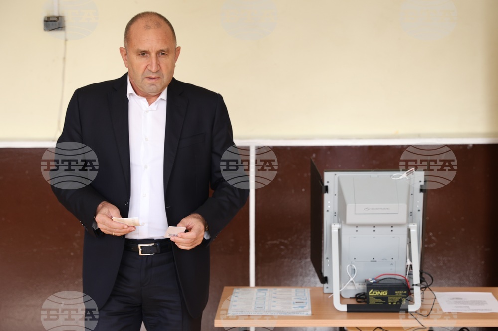 Румен Радев - Местни избори 2023 - втори тур - гласуване