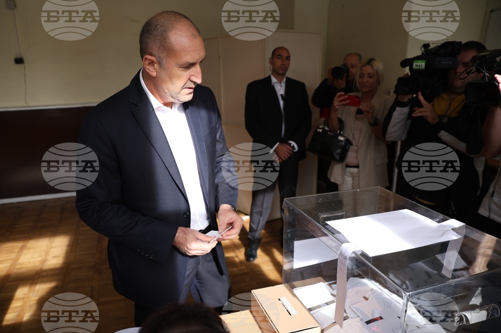 Румен Радев - Местни избори 2023 - втори тур - гласуване