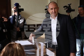 Румен Радев - Местни избори 2023 - втори тур - гласуване