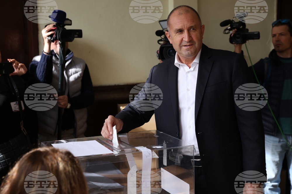 Румен Радев - Местни избори 2023 - втори тур - гласуване