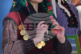 Исперих - етнофестивал "Зазоряване" - автентични български носии