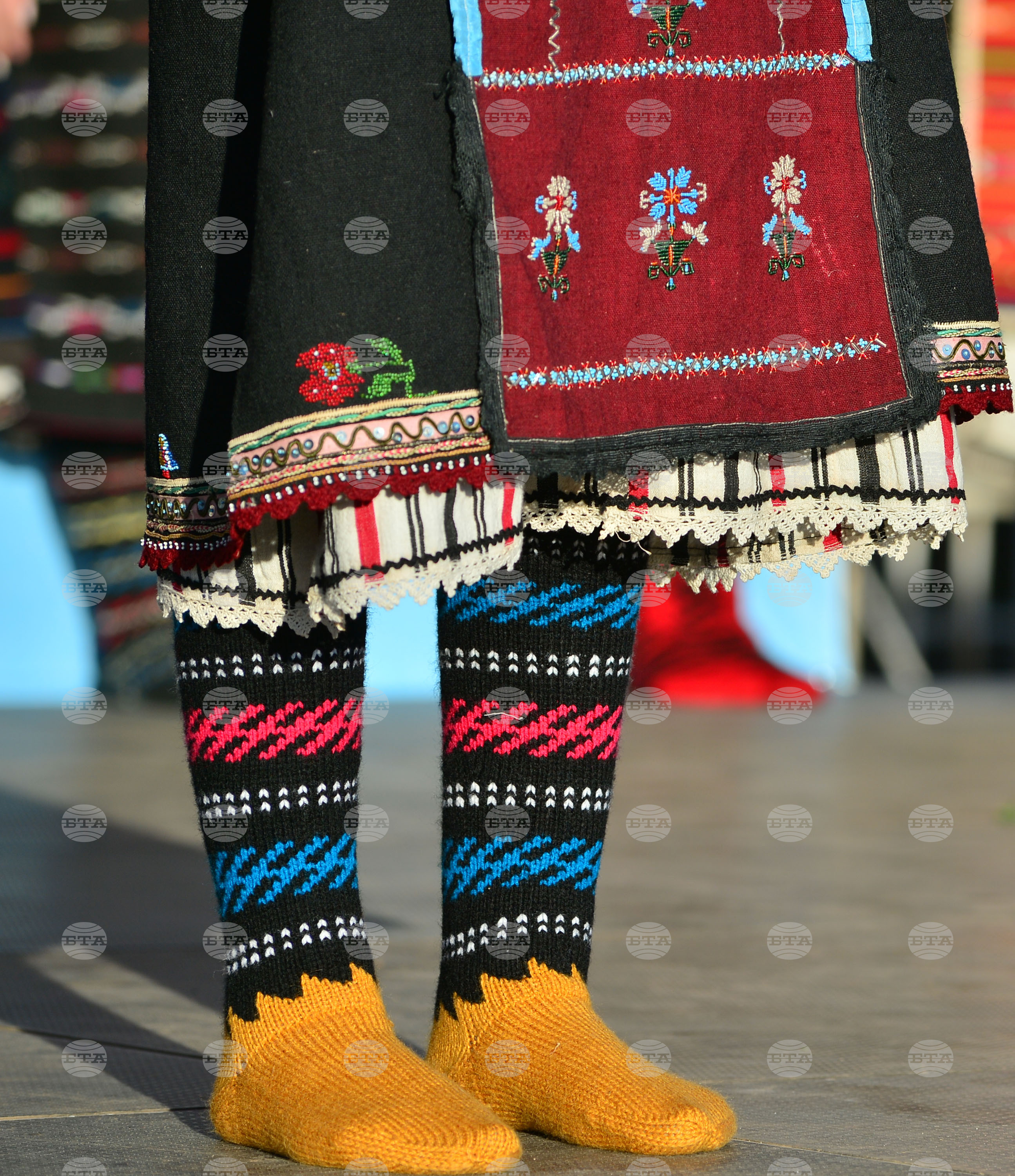 Исперих - етнофестивал "Зазоряване" - автентични български носии