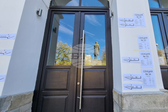 Районната избирателна комисия в 7-и МИР в Габрово публикува коригирана информация за броя на избирателите