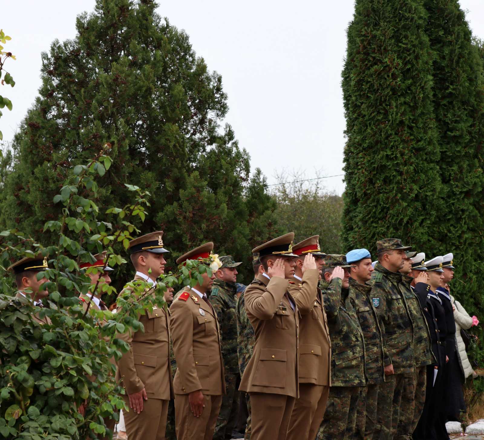 Румъния - България - военно гробище - панихида