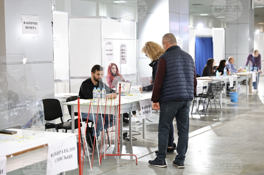 Пловдив - местни избори 2023 - край на изборния ден - отчитане на бюлетини