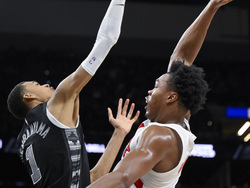 Raptors Spurs Basketball