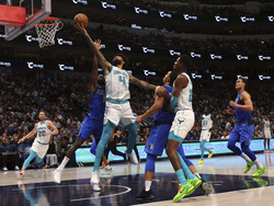 Hornets Mavericks Basketball