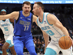 Hornets Mavericks Basketball