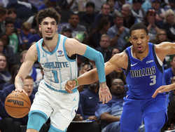 Hornets Mavericks Basketball