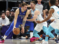 Hornets Mavericks Basketball