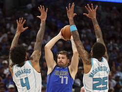 Hornets Mavericks Basketball