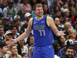 Hornets Mavericks Basketball