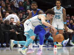 Hornets Mavericks Basketball