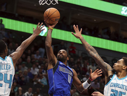 Hornets Mavericks Basketball