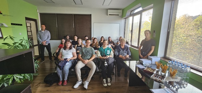 Община Ловеч: Ловешките езиковци посетиха софтуерна компания