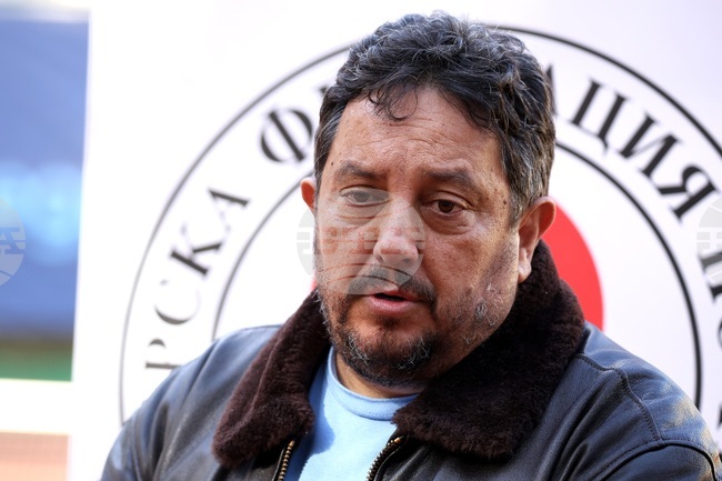 Президентът на Българската федерация по тенис Стефан Цветков награди участниците в "Мач на мира"