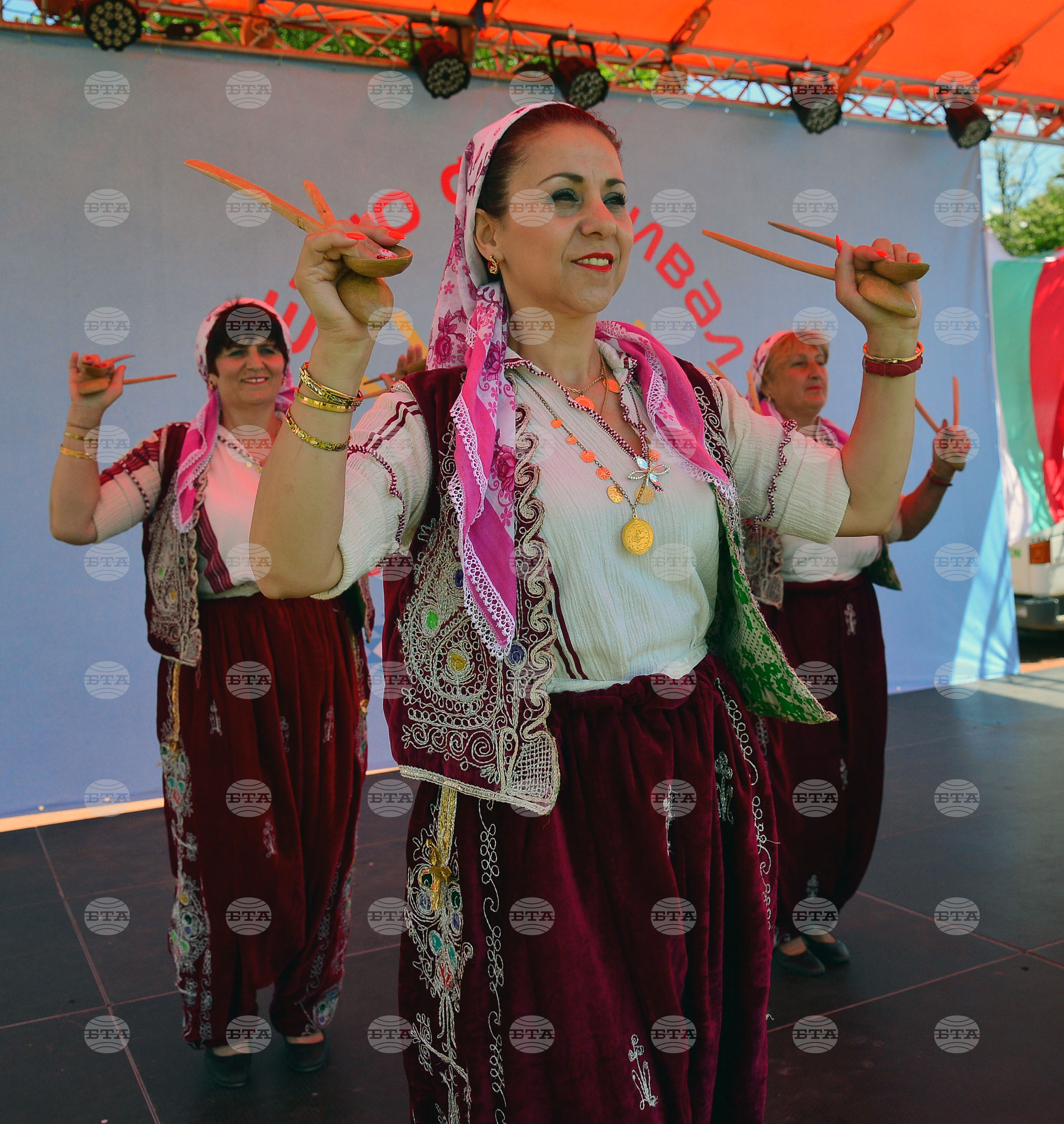 Исперих - „Зазоряване“ - етнофестивал