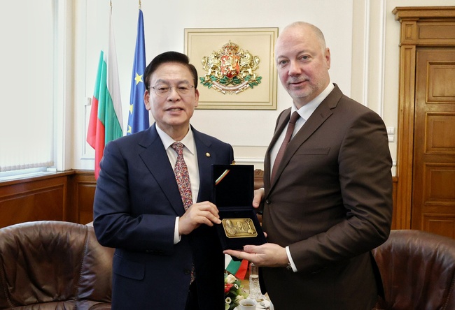 Председателят на Народното събрание Росен Желязков заяви желанието на България за издигане на нивото на двустранните отношения с Република Корея до стратегическо партньорство