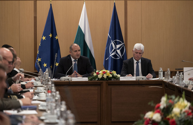 Държавният глава: Прилагането на достъпни иновативни технологии е от ключово значение за модернизацията на Българската армия