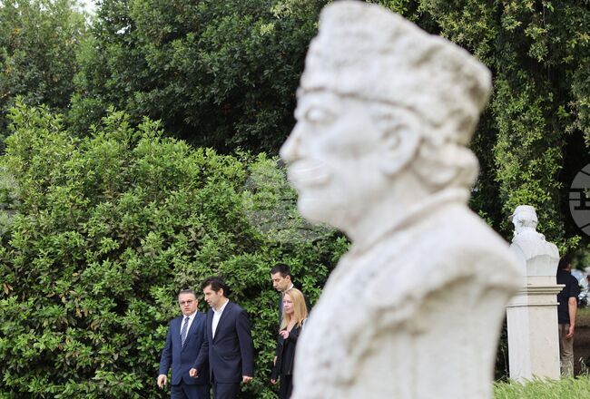 Италия - премиер - бюст-паметника  Капитан Петко войвода - венец