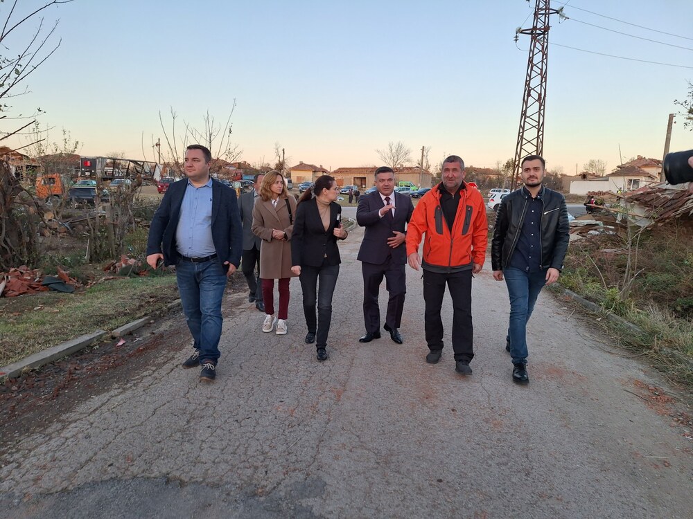 Областна администрация Разград: Представители на държавата огледаха пораженията в Лъвино, мобилизирани са всички ресурси за нормализиране на живота там