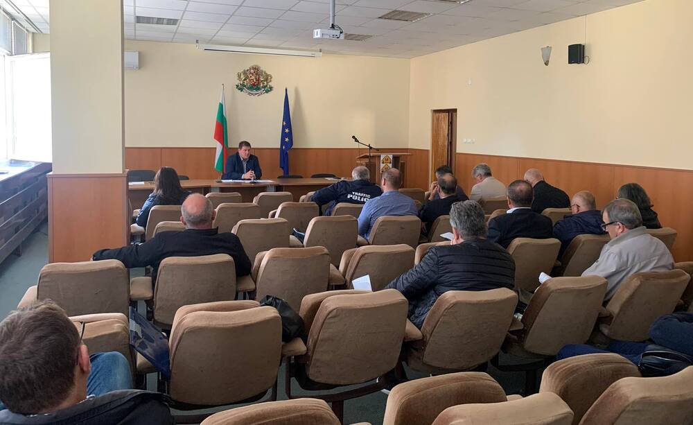 ОА Добрич: Общини и институции докладваха готовност за работа при зимни условия 