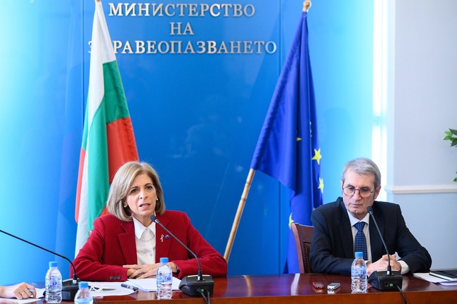 МЗ: Министър Хинков се срещна с европейския комисар по здравеопазване Стела Кириакиду