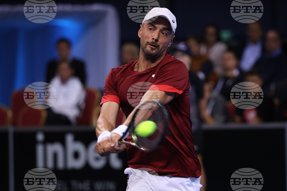 Димитър Кузманов отпадна в първия кръг на турнира по тенис от сериите "Чалънджър" в Манама