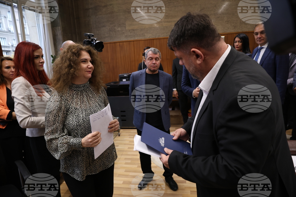 Парламент - вот на недоверие - внасяне