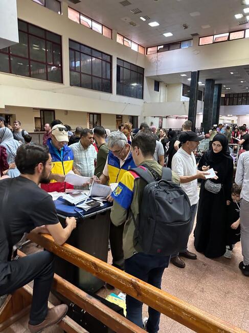 Петдесет и един румънски граждани и членове на техните семейства ще бъдат евакуирани днес от ивицата Газа