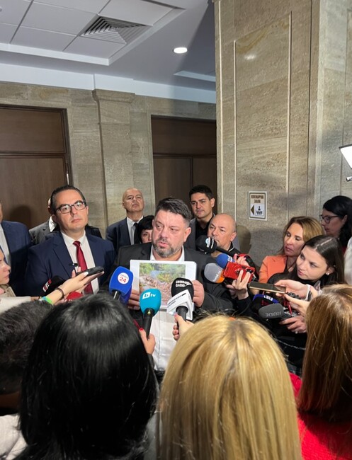 Зафиров: Внесохме вот на недоверие за престъпния провал на правителството, допуснало да пробият националната ни сигурност и отбрана