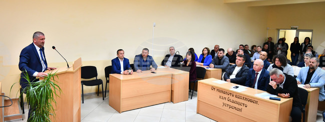 Исперих - Общински съвет - учредителна сесия