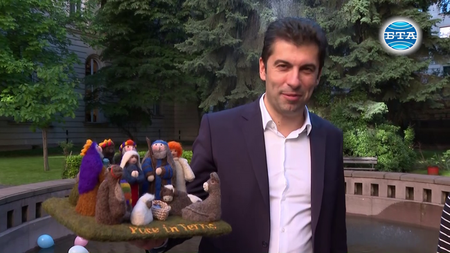 Българската делегация ще подари на папа Франциск изработена от деца сцена на Рождество Христово 