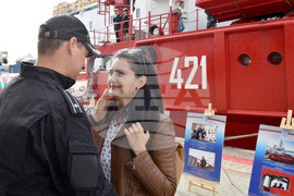 RSV 421 Sets Sail on Annual Antarctic Expedition, with Cadets among Those on Board