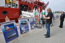 RSV 421 Sets Sail on Annual Antarctic Expedition, with Cadets among Those on Board