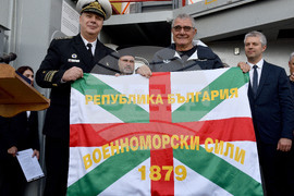 RSV 421 Sets Sail on Annual Antarctic Expedition, with Cadets among Those on Board