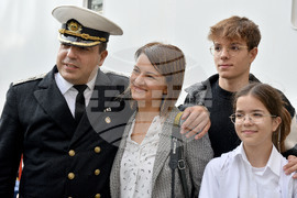 RSV 421 Sets Sail on Annual Antarctic Expedition, with Cadets among Those on Board